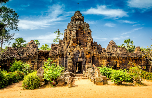 Day 13:  Discovery Of Royal City Of Preah Khan - Neak Pean - Thommanon Temple - Ta Keo - Handicraft Center (Breakfast, Lunch)